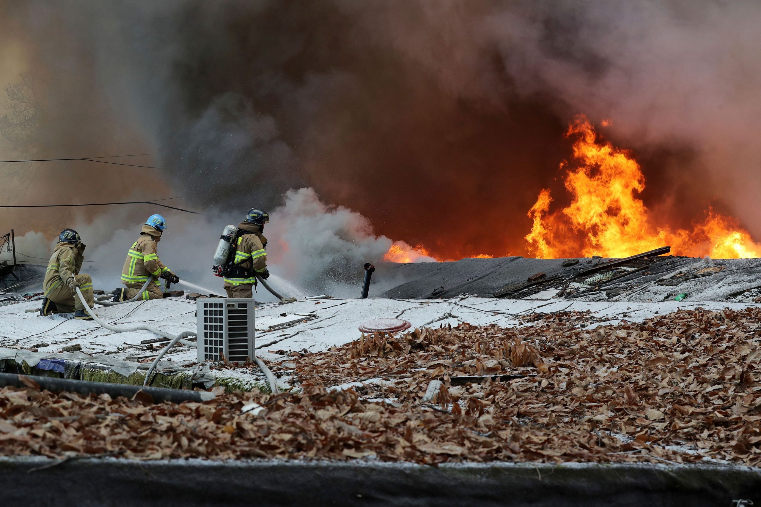 500 Evacuated As a Massive Fire Breaks Out In One Of Seoul's Last Slums