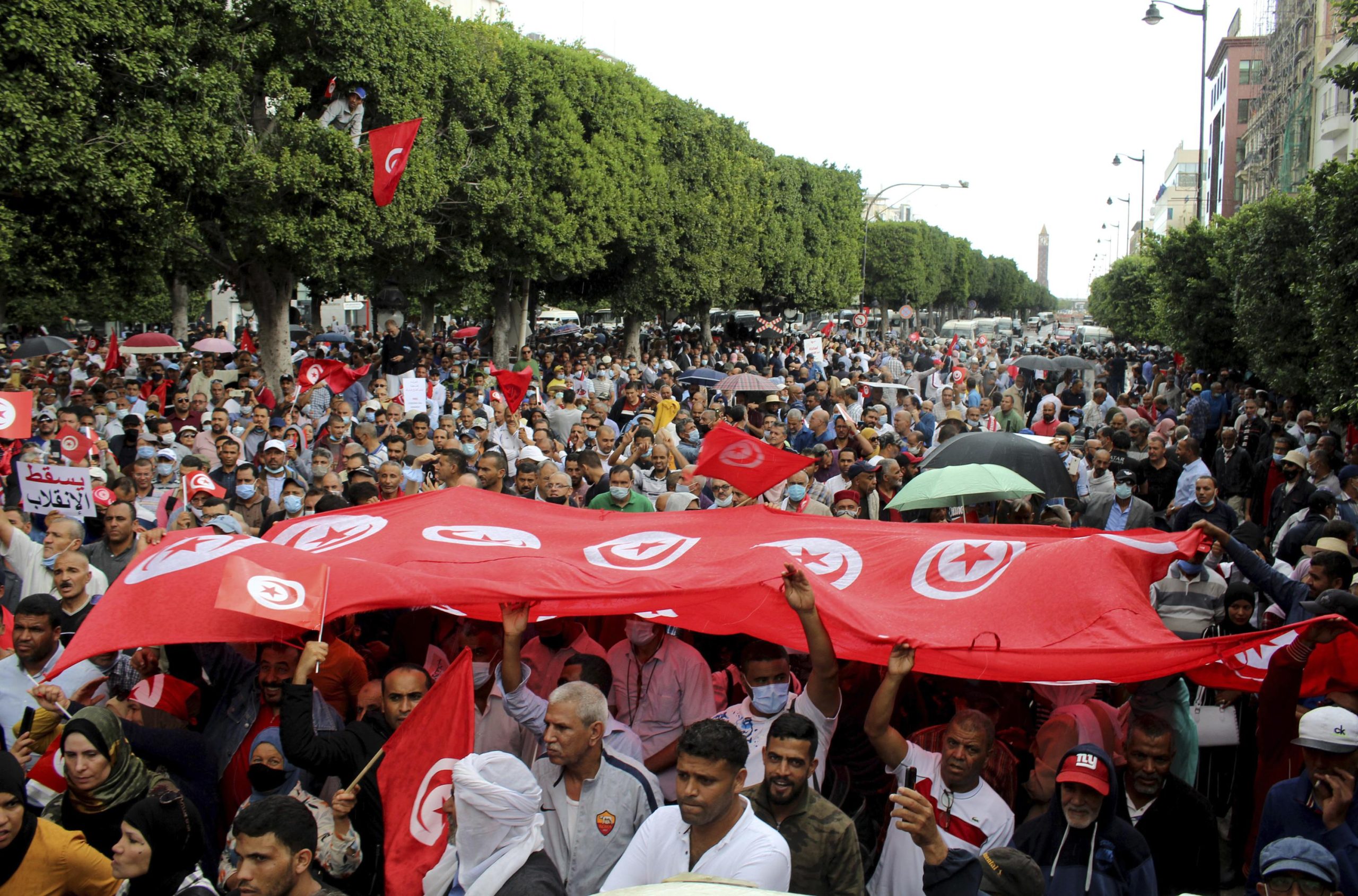 Mass Protest Headed By Opposition Parties Hit Tunisia Capital