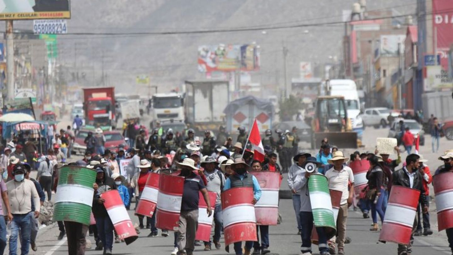 At Least 17 Dead In Anti-Government Protests In Southern Peru