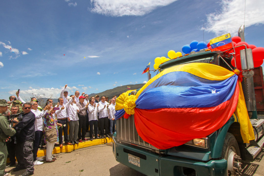 Colombia and Venezuela reopened after political ties