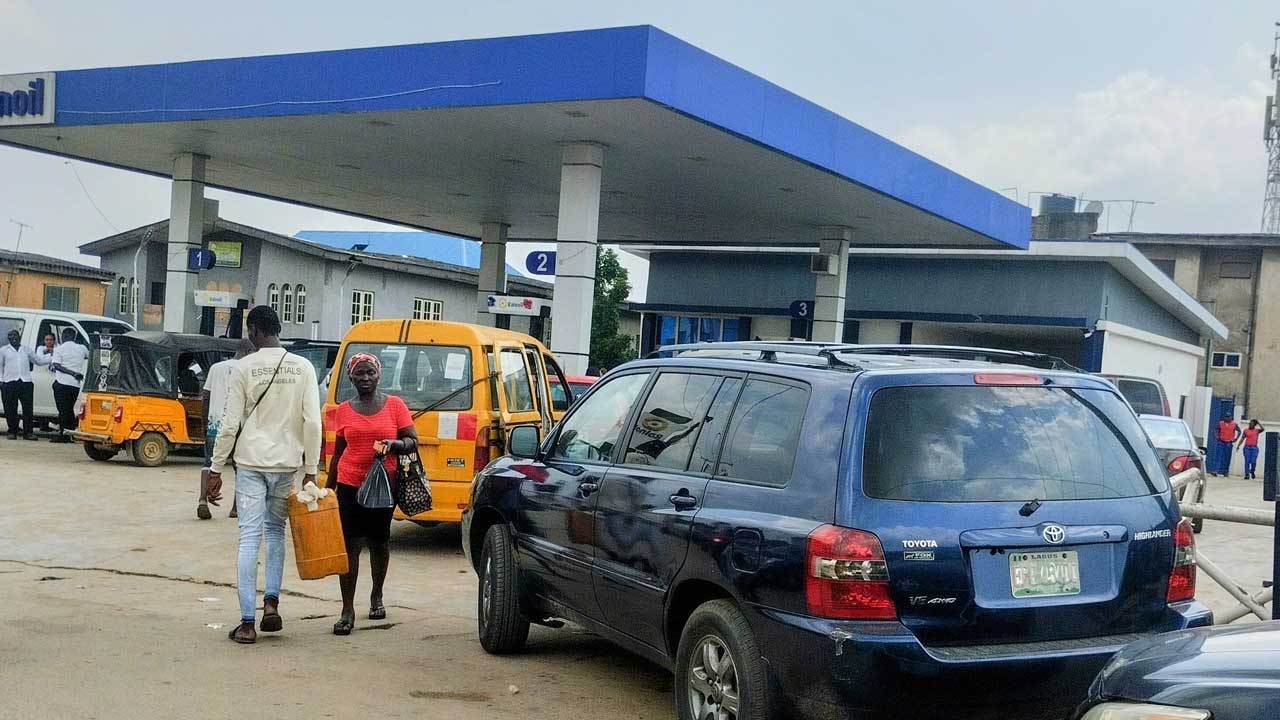 Nigeria: Private Depots Sell Petrol At #240/Litres As Fuel Scarcity Hit Harder