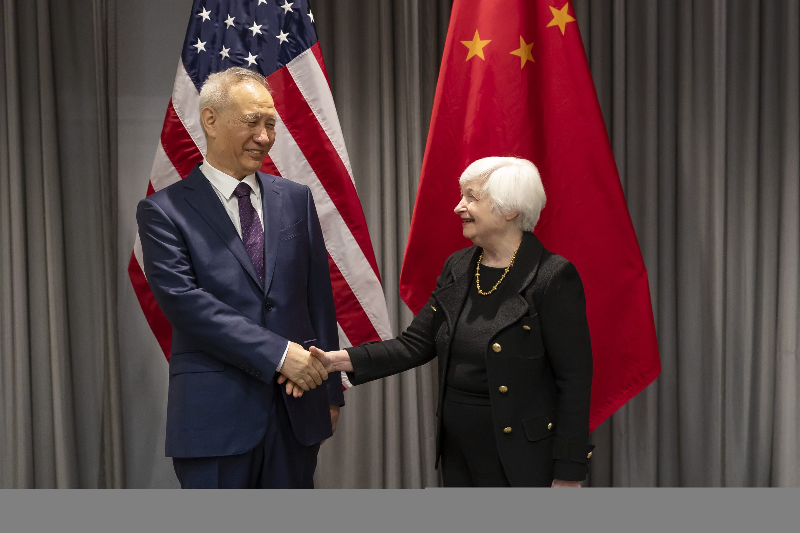 US And China Representatives Meet To Ease Tension, Focus On The Economy