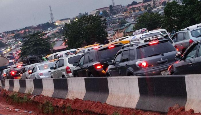 Lagos-Ibadan Expressway April 30 Delivery Is Still On Track Amidst Downpour Says FG