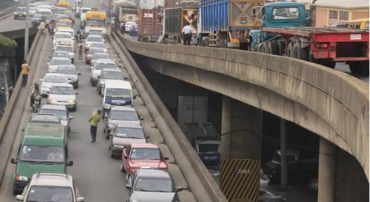 Failed Bridge: Lagos, Shuts, Diverts Traffic At Ijora Aaxis Indefinitely