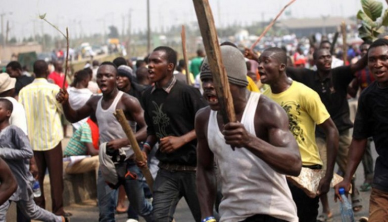 Just In: Hoodlums Invade, Hijack Radio Station In Ibadan