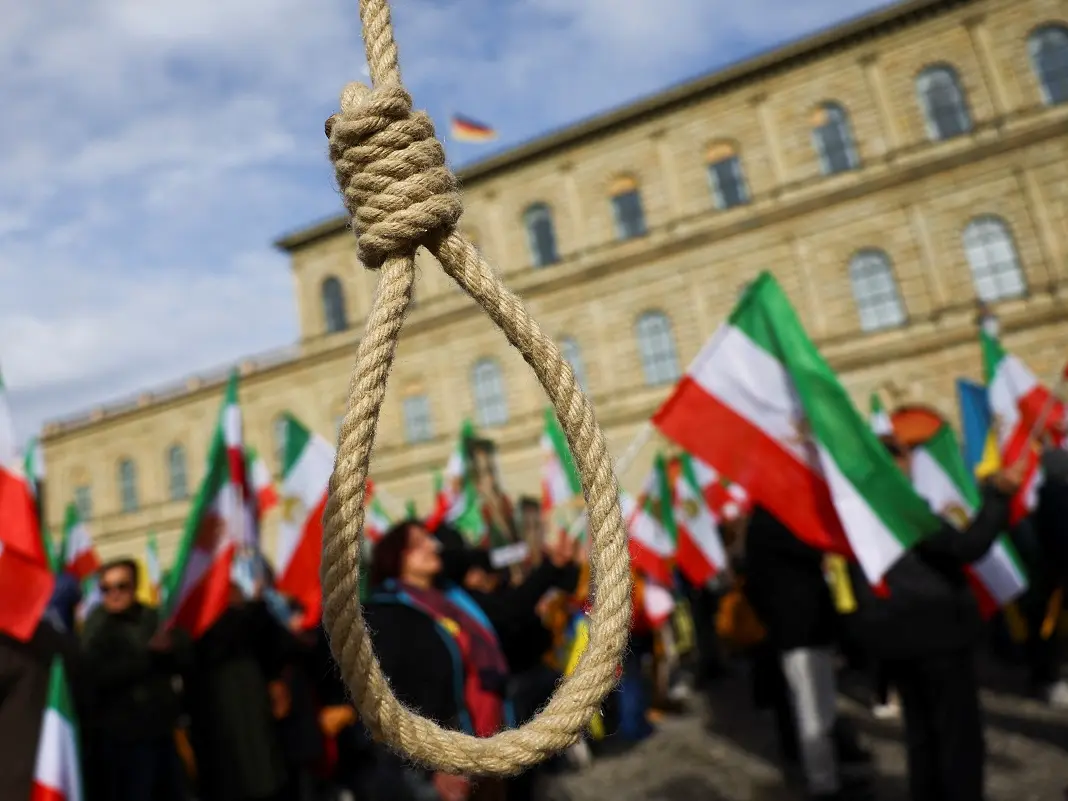 Rights Group Denounces Public Execution In Iran As ‘Medieval’