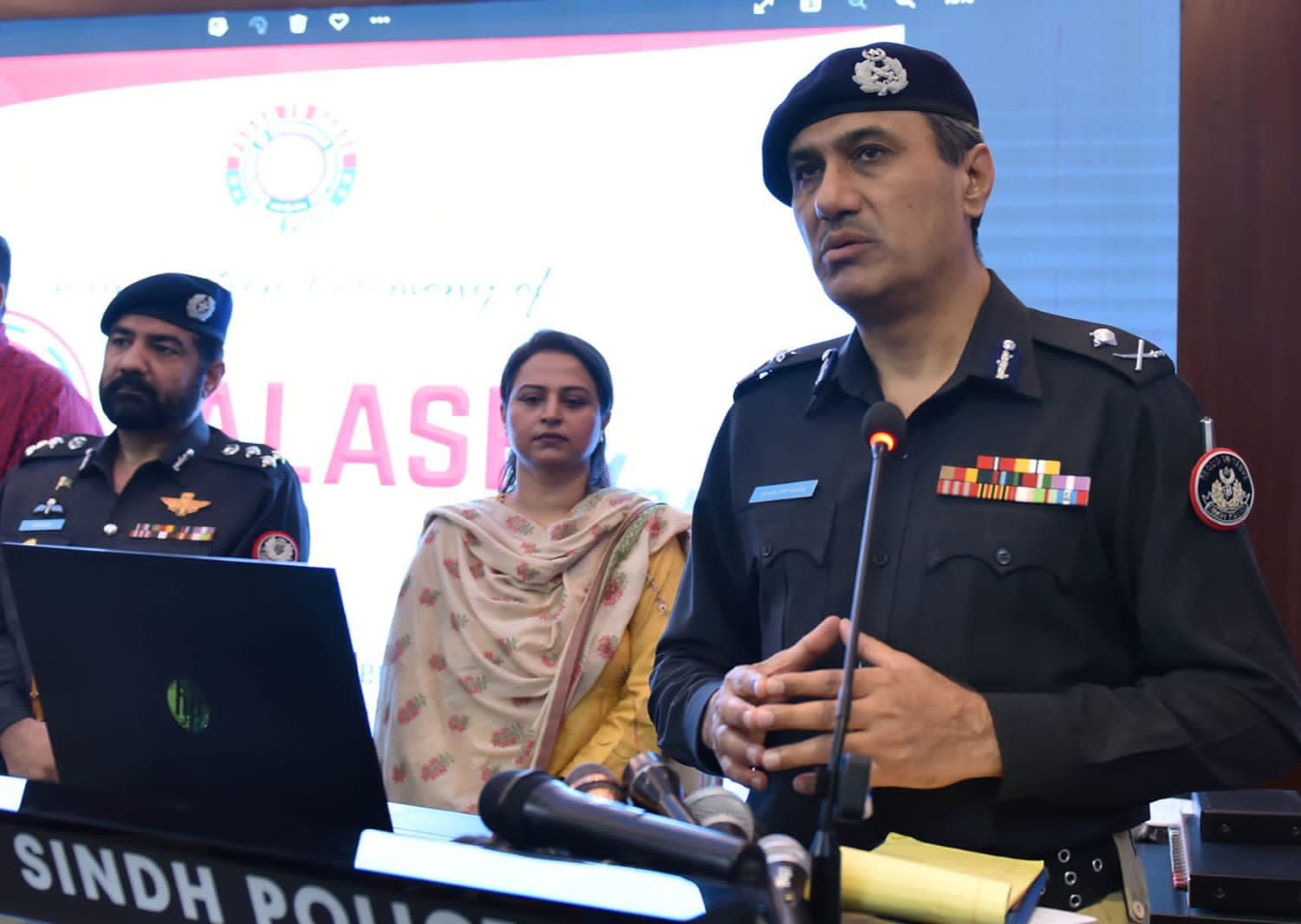 Pakistan Minister Launch Talash App Aimed At Curbing Increasing Crime In Southern Part