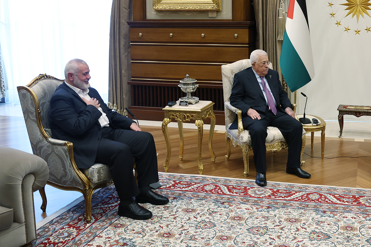 President Abbas and Hamas Leader Haniyeh Hold Historic Meeting to Bridge Palestinian Political Divide