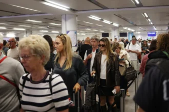 Chaos at UK Airports Due to E-Gate Technical Problems