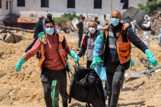 Mass Graves Discovered at Gaza Hospitals, Some Bodies Found 'Without Heads'