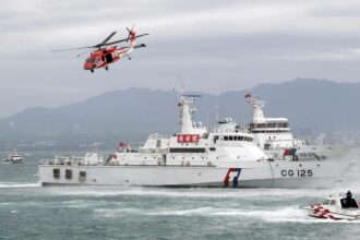 The Taiwanese Coast Guard Warned the Chinese Navy To Alter Course On Sea Territory