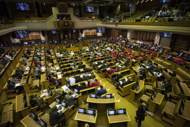 South Africa's Parliament Convenes Amid Last-Minute Governance Talks