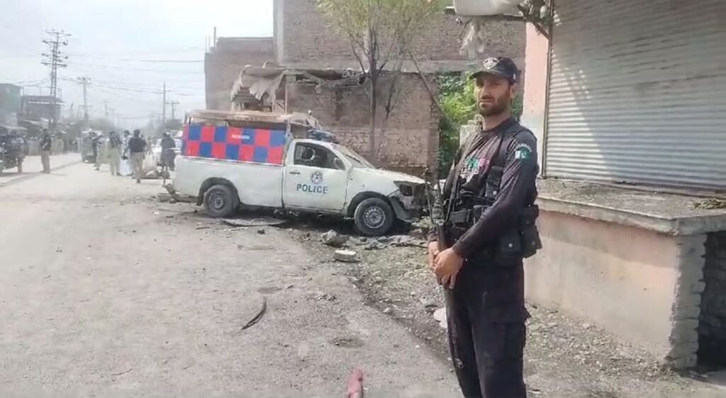 Second Blast in 8 Days: Four Injured in Attack on Police Mobile in Peshawar