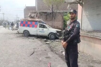 Second Blast in 8 Days: Four Injured in Attack on Police Mobile in Peshawar