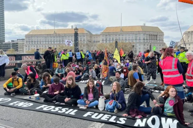 Climate Activists Block Dutch Highway During Ongoing Police Strike