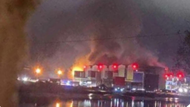 Massive Blaze Erupts at UK Defense Giant BAE Systems, No Nuclear Threat Reported