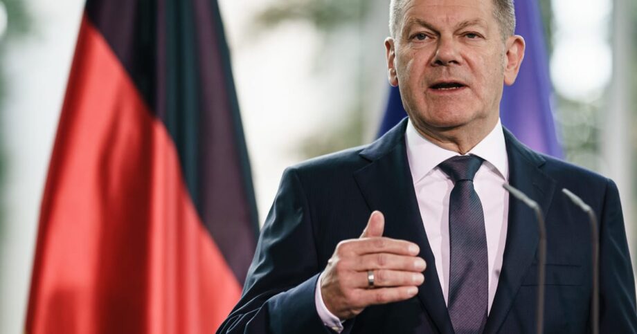 German Olaf Scholz Urges Greater Support for Eastern Germany on Unity Day